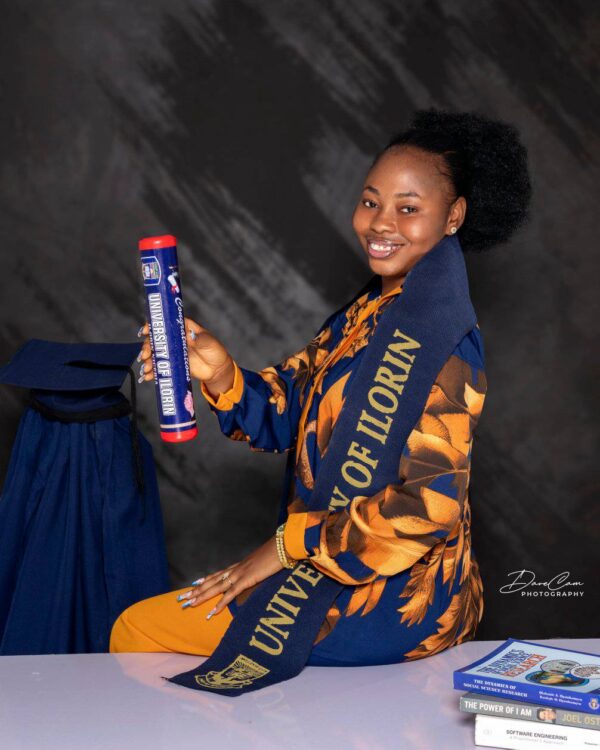 Classic Graduation Gown Set - Image 3